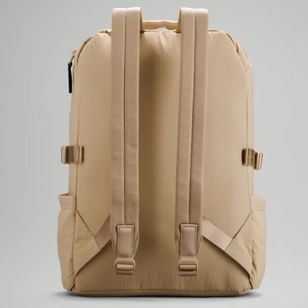 Lululemon New Crew Backpack in Color Trench 22L - Picture 12 of 16
